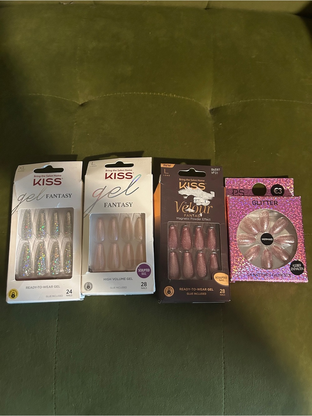 Kiss Gel & Velour Press-On Nail Bundle – Silver Glitter, Rose Gold Bundle